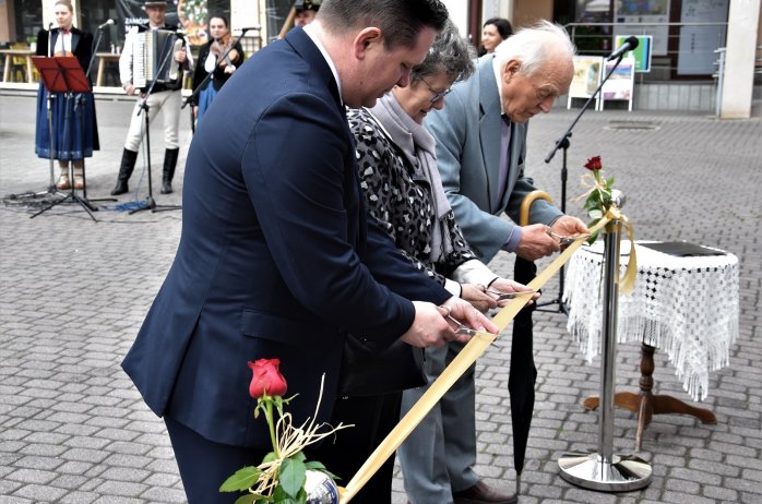 Otwarcie wystawy przez burmistrza Wisły Tomasza Bujoka, Danutę Szczypkę i Pawła Pilcha.